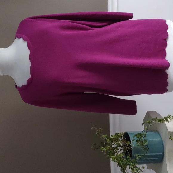 Cable & Gauge Sweaters - Cable & Gauge magenta scallop edge sweater